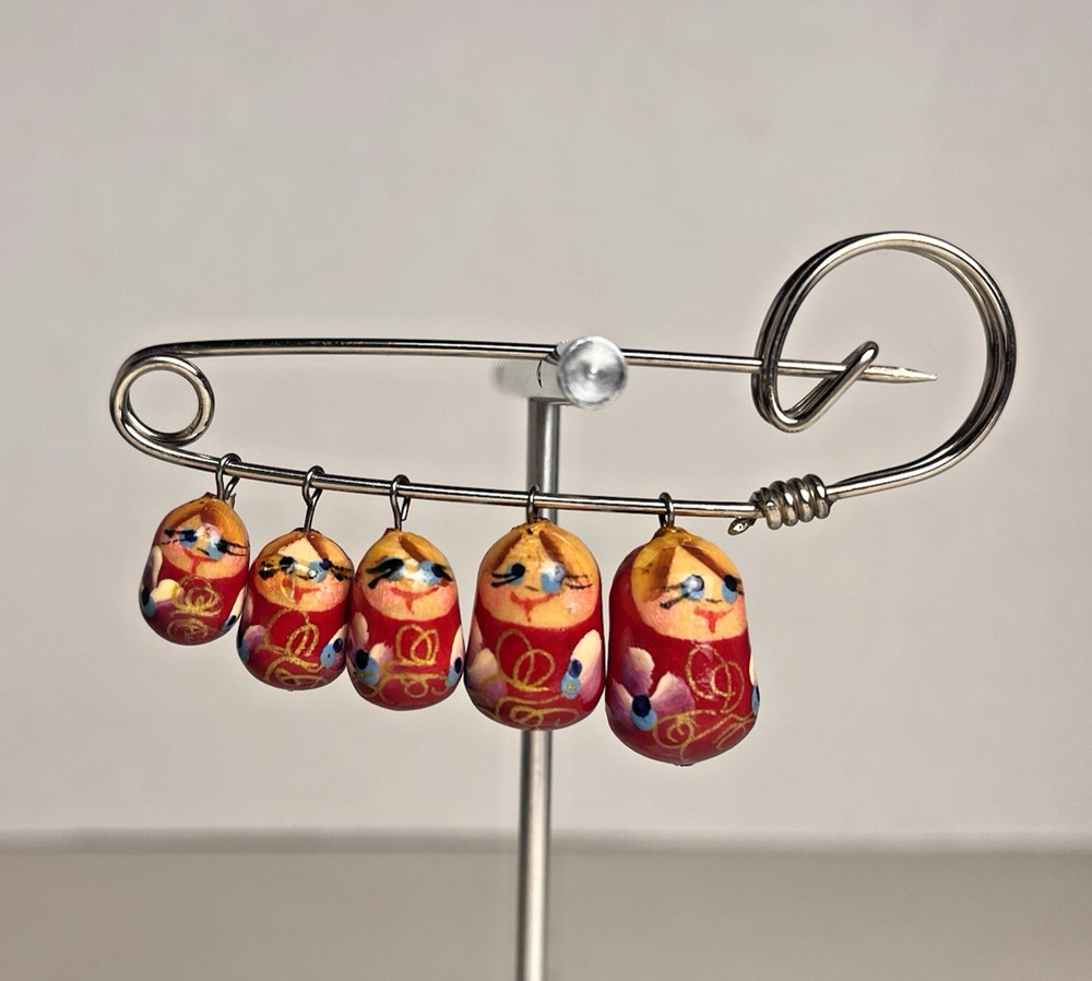 5 Hand Painted Wood Russian Matryoshka Nesting Dolls Brooch Pin Oddity Unique